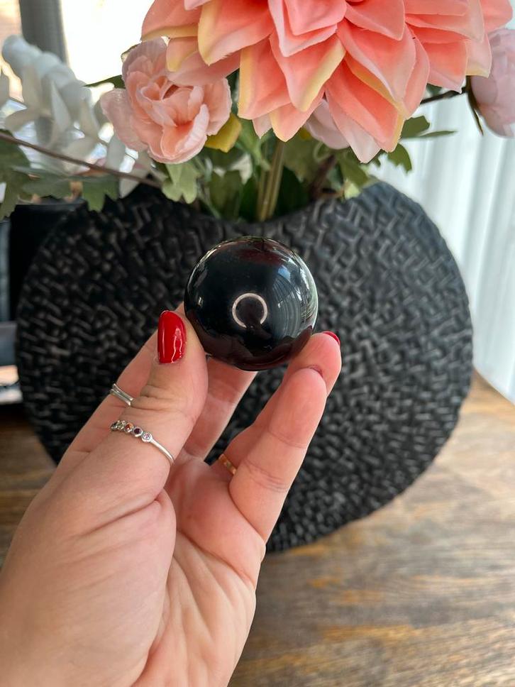 Obsidiaan Bol - 4,4cm - 111 gram, Verzamelen, Mineralen en Fossielen, Ophalen of Verzenden