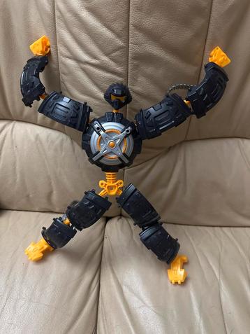 Bouwbare robot / actiefiguur  – beweegbare armen en benen beschikbaar voor biedingen