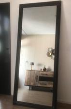 Grote spiegel met zwart houten omlijsting (ca. 200 x 85 cm), Ophalen, Zo goed als nieuw, 75 tot 100 cm, Minder dan 100 cm
