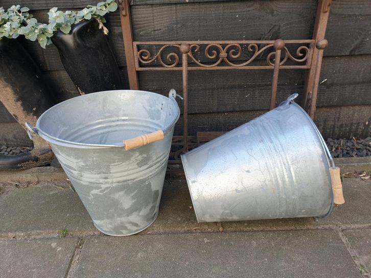Nieuwe zinken emmer groot 10 liter - zink - emmers, Huis en Inrichting, Emmers, Nieuw, Kunststof, Ophalen of Verzenden