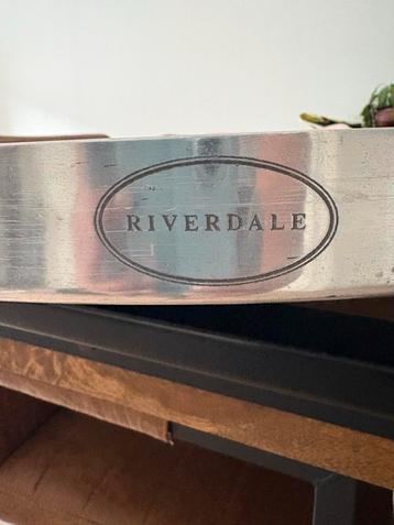 Riverdale Zilveren dienblad beschikbaar voor biedingen
