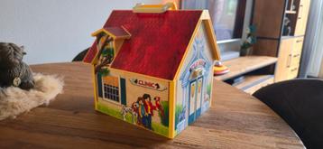 Playmobile dierenkliniek huis beschikbaar voor biedingen