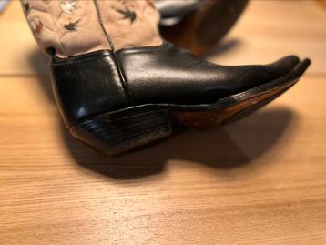 Cowboylaarzen  beschikbaar voor biedingen