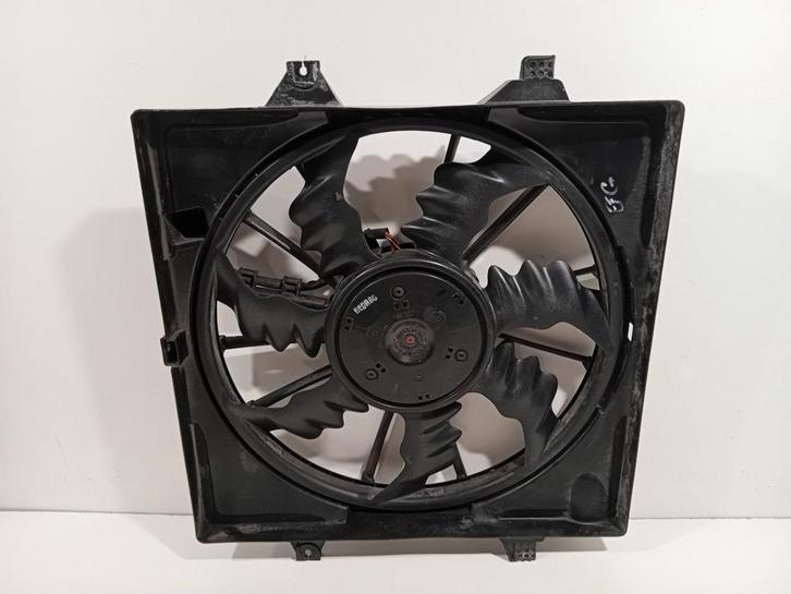 Koelventilatormotor Hyundai Tucson, Auto-onderdelen, Motor en Toebehoren, Hyundai, Kia, Gebruikt, Herkomst onderdeel bekend, 12 maanden garantie