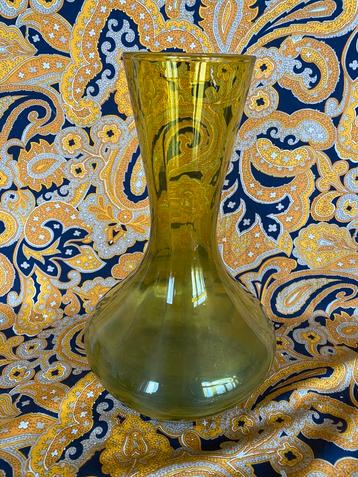 VINTAGE MONDGEBLAZEN GLAZEN VAAS (27cm). beschikbaar voor biedingen