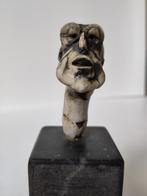kop op sokkel van Pat Connor, Ophalen of Verzenden