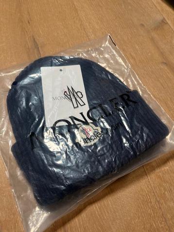 Moncler Muts Donkerblauw Nieuw met Tags beschikbaar voor biedingen