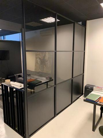NIEUWE Stalen scheidingswand met glas 270/285 cm beschikbaar voor biedingen