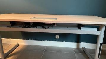 Bureau Steelcase verstelbaar