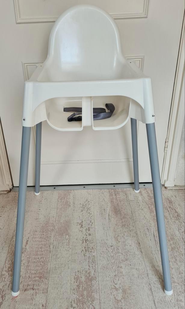 IKEA Kinderstoel met gordel. Als nieuw!, Kinderen en Baby's, Kinderstoelen, Zo goed als nieuw, Overige typen, Aanschuifbaar, Gordel(s)