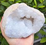 Reuze Kristal Geode edelsteen verzameling geodes edelstenen, Verzamelen, Mineralen en Fossielen, Ophalen of Verzenden, Mineraal