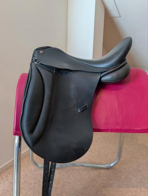 Rossner Amerika Dressuurzadel 18 inch, Dieren en Toebehoren, Paarden en Pony's | Zadels, Gebruikt, Dressuur, Ophalen of Verzenden