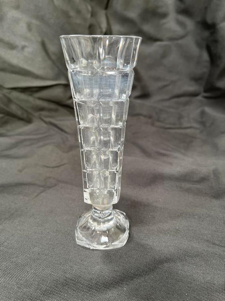 Klein glazen vaasje, Huis en Inrichting, Woonaccessoires | Vazen, Zo goed als nieuw, Wit, Minder dan 50 cm, Glas, Ophalen of Verzenden