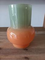 Oranje met groene vaas. Gekocht Kwantum., Huis en Inrichting, Woonaccessoires | Vazen, Ophalen of Verzenden, Minder dan 50 cm