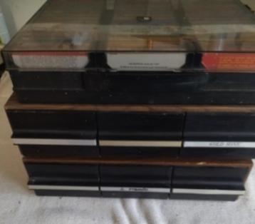 Originele muziek cassette bandjess beschikbaar voor biedingen