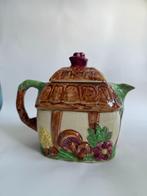 1930's Wade Heath cottage teapot, Antiek en Kunst, Antiek | Servies los, Ophalen of Verzenden