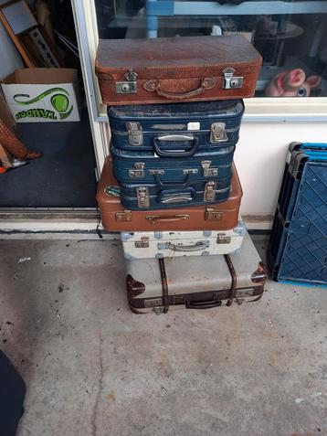 Vintage koffers beschikbaar voor biedingen