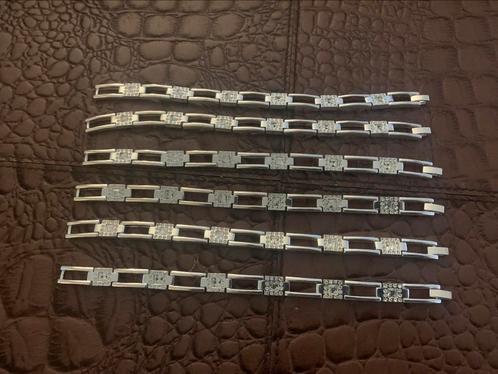 Partij 6 stuks luxe zilverkleurige armbanden, Sieraden, Tassen en Uiterlijk, Armbanden, Nieuw, Overige materialen, Zilver, Ophalen of Verzenden