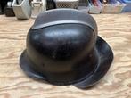 Vintage brandweerhelm met kam – ca. jaren ’50 – maat 57, Verzenden, Overige soorten, Nederland, Helm of Baret