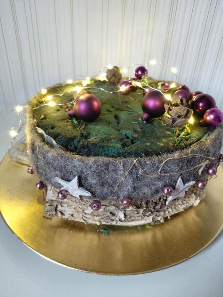 Basis voor kerststukje, op gouden onderbord., Diversen, Kerst, Zo goed als nieuw, Ophalen of Verzenden