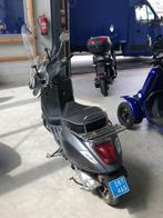 Vespa Sprint Piaggio BJ 15-05-2015, Gebruikt, Iaggio & C. S.p.A.  Viale Rinaldo Piaggio, 25  56025 Pontedera (PI), Italië, Info@piaggio.com