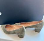 Manfield Groene Suède Pumps - Maat 38, Ophalen of Verzenden, Gedragen, Groen, Pumps