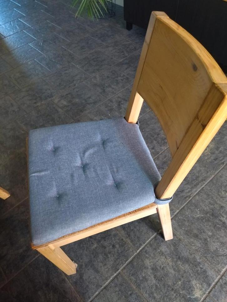 3 Grenen Eetkamerstoelen met Blauwe Kussens, Huis en Inrichting, Stoelen, Ophalen