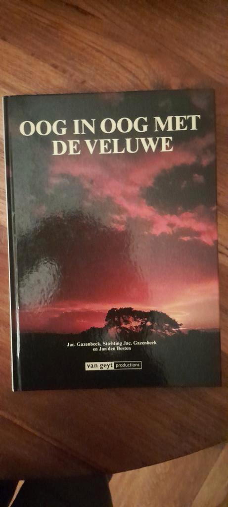 Oog in oog met de Veluwe - Prachtig boek!, Boeken, Streekboeken en Streekromans, Zo goed als nieuw, Gelderland, Ophalen of Verzenden