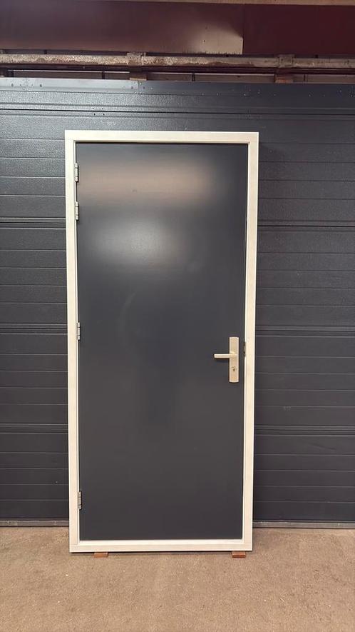 Buitendeur met hardhouten kozijn., Doe-het-zelf en Verbouw, Kozijnen en Schuifpuien, Nieuw, Deurkozijn, Hout, 75 tot 150 cm, Ophalen