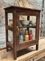 Oud Engels vitrinekastje met oud gebobbeld glas, Antiek en Kunst, Ophalen of Verzenden