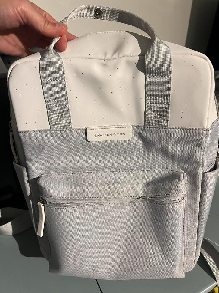 Kapten & Son Rugzak - Kleine Beschadiging, Sieraden, Tassen en Uiterlijk, Tassen | Rugtassen, Gebruikt, Kipling, 25 tot 40 cm