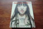 boek - Fashion Now 2 - taschen - Terry Jones & Susie Rushton, Boeken, Ophalen of Verzenden, Gelezen, Mode algemeen