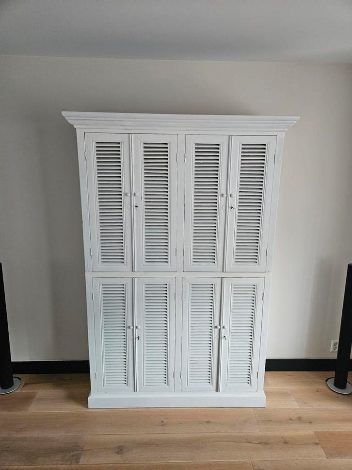 Witte Louvre Kast met Luiken 220 x 135, Antiek en Kunst, Antiek | Meubels | Kasten, Ophalen