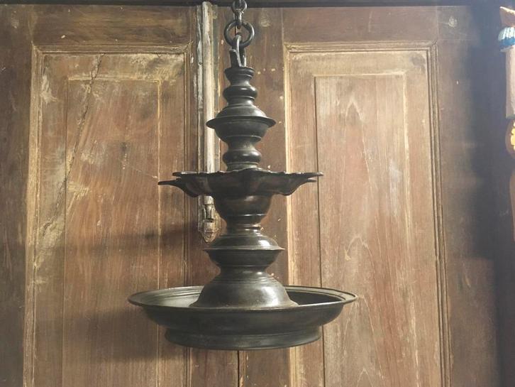 Antieke bronzen olielamp uit India, Antiek en Kunst, Antiek | Kandelaars, Koper of Brons, Ophalen of Verzenden