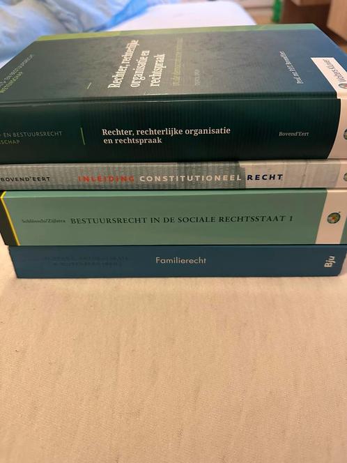 Radboud bachelorjaar 2 studieboeken, Boeken, Studieboeken en Cursussen, Zo goed als nieuw, WO, Ophalen of Verzenden