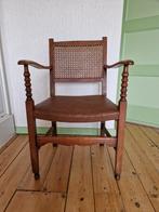 Vintage houten armstoel met rieten rugleuning, Ophalen of Verzenden