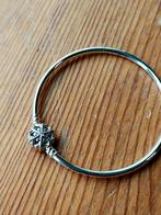 Prachtige Pandora bangle armband te koop, Sieraden, Tassen en Uiterlijk, Armbanden, Met kristal, Ophalen of Verzenden, Zo goed als nieuw