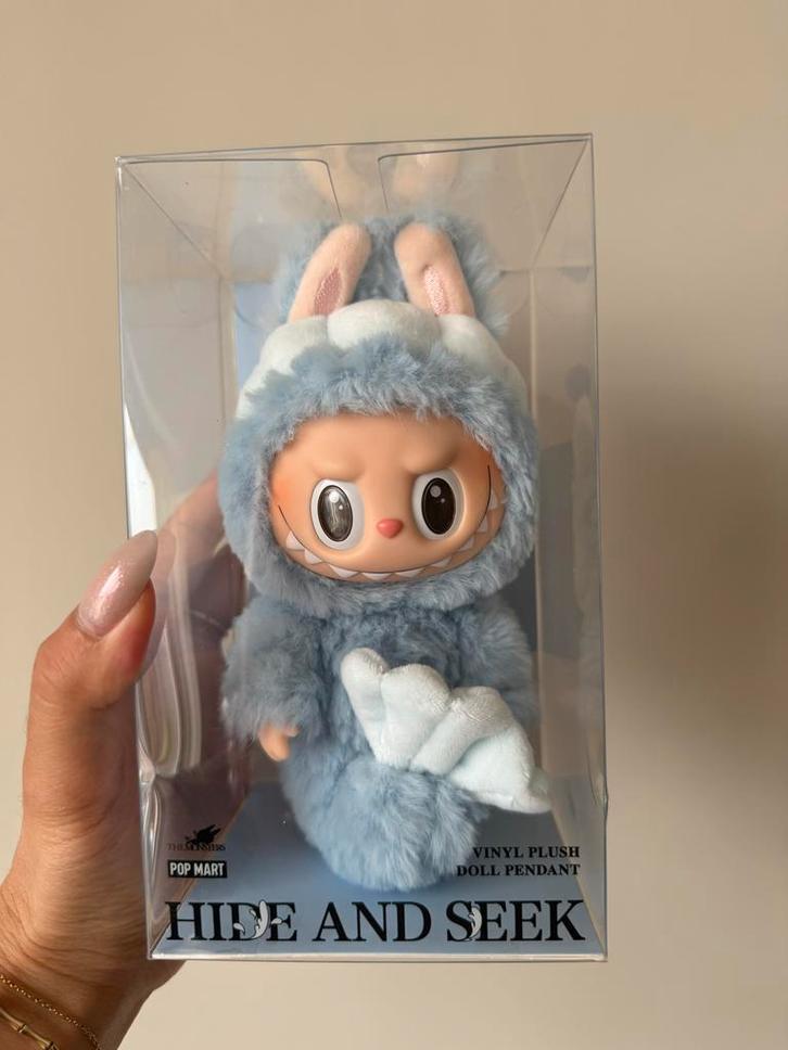 Monsters Labubu Hide and Seek Singapore Exclusief 🩵🧞‍♂️, Verzamelen, Poppetjes en Figuurtjes, Nieuw, Ophalen of Verzenden