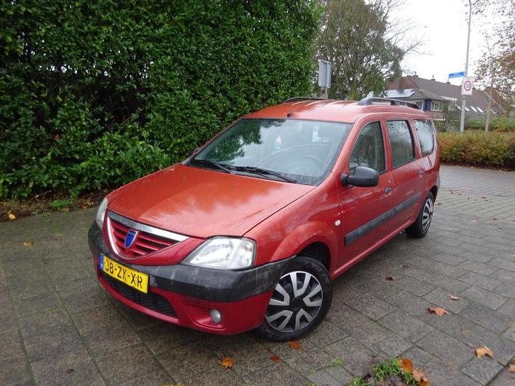 Dacia Logan MCV 1.6-16V Lauréate 7p. MET JAAR APK, Auto's, Dacia, Bedrijf, Te koop, Logan MCV, ABS, Airbags, Boordcomputer, Centrale vergrendeling