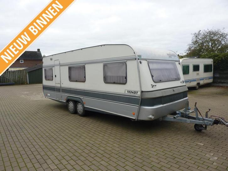 Fendt Joker 615 + Voortent Boiler Fietsendrager, Caravans en Kamperen, Caravans, Bedrijf, Rondzit, Fendt, Dwarsbed, Overige typen