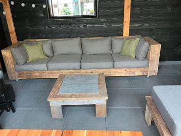 Loungebank steigerhout met tafel dikke kussens verrijdbaar beschikbaar voor biedingen