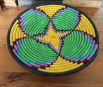 Gevlochten rieten schaal Afrika kleurig diameter 31 cm, Huis en Inrichting, Woonaccessoires | Schalen en Manden, Ophalen of Verzenden