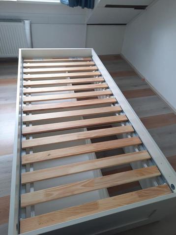 Bed 90x200