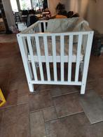 Box met matras en boxkleed, Kinderen en Baby's, Boxen, Ophalen of Verzenden, Zo goed als nieuw, Vierkant, Wieltjes