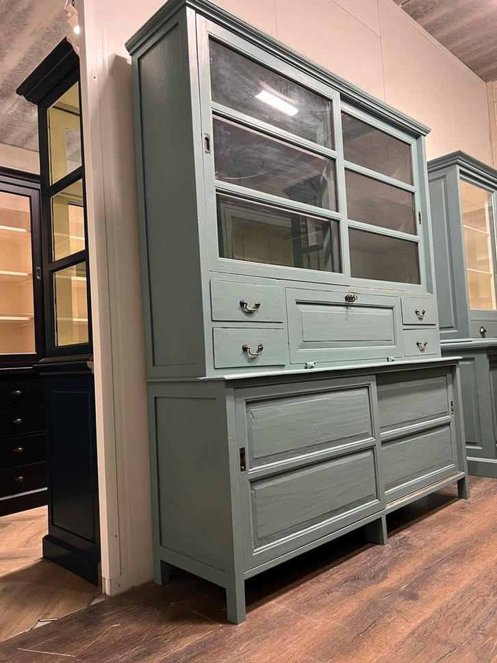 buffetkast / winkelkast /vitrinekast /servicekast, Huis en Inrichting, Kasten | Buffetkasten, Zo goed als nieuw, 200 cm of meer