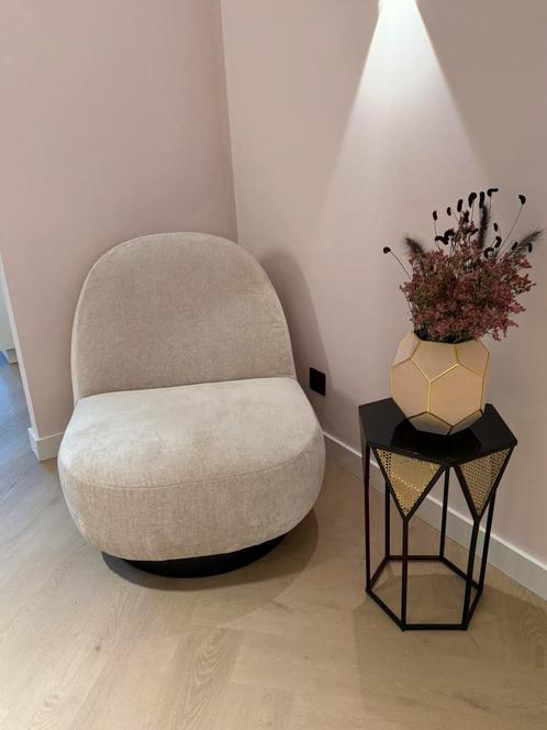 Zuiver Eden Sand Fauteuil | draaibaar | €1145 nw per stuk, Huis en Inrichting, Fauteuils, Zo goed als nieuw, Metaal, Stof, 50 tot 75 cm