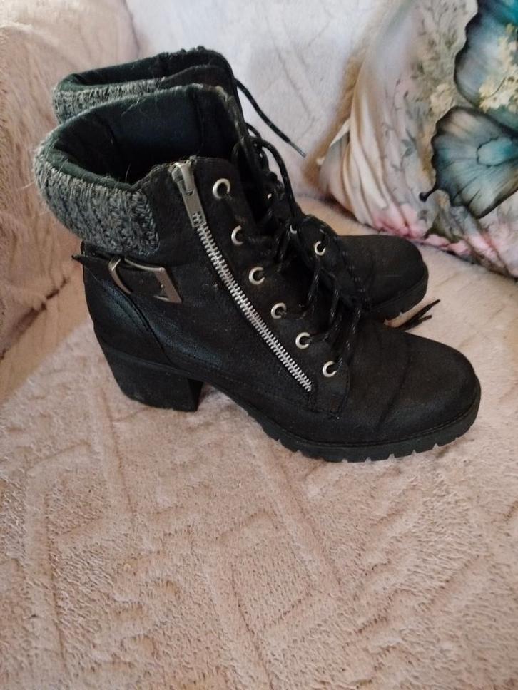Stoere Enkellaarsjes - Zwart maat 39, Kleding | Dames, Schoenen, Zo goed als nieuw, Lage of Enkellaarzen, Zwart, Ophalen of Verzenden