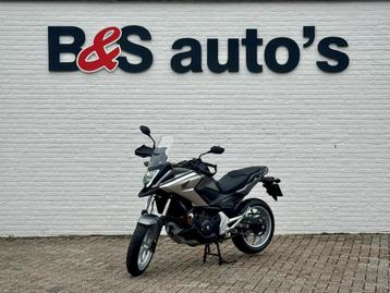 Honda All-Road NC 750X DCT C-ABS Topstaat! Boekjes + 2 sleut beschikbaar voor biedingen