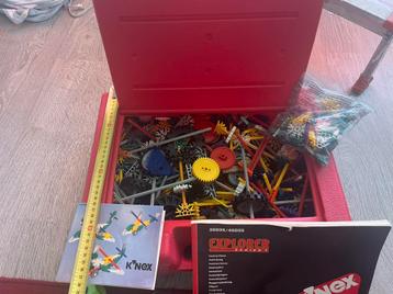Knex set met motortje en bouwboek beschikbaar voor biedingen