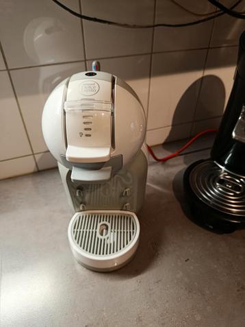 Nescafè Dolce Gusto..  zeer nette staat !! beschikbaar voor biedingen